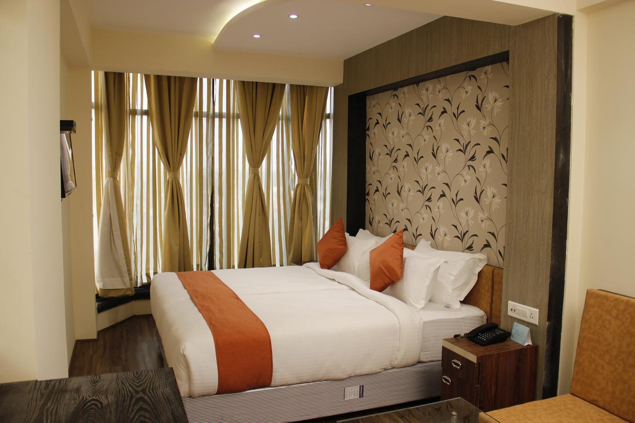 Regenta Inn Larica Калькутта Экстерьер фото