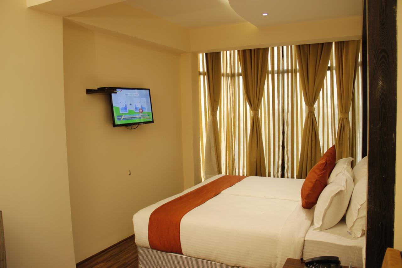 Regenta Inn Larica Калькутта Экстерьер фото