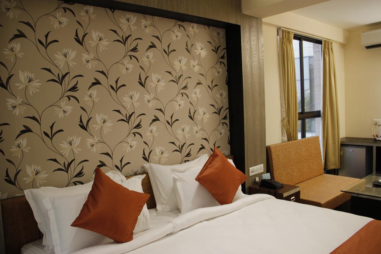 Regenta Inn Larica Калькутта Экстерьер фото