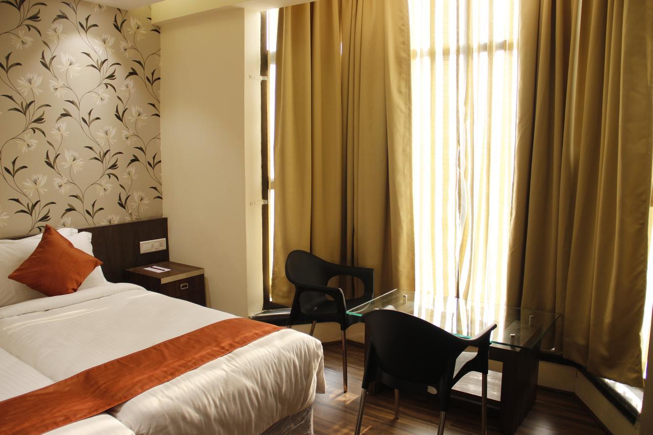 Regenta Inn Larica Калькутта Экстерьер фото