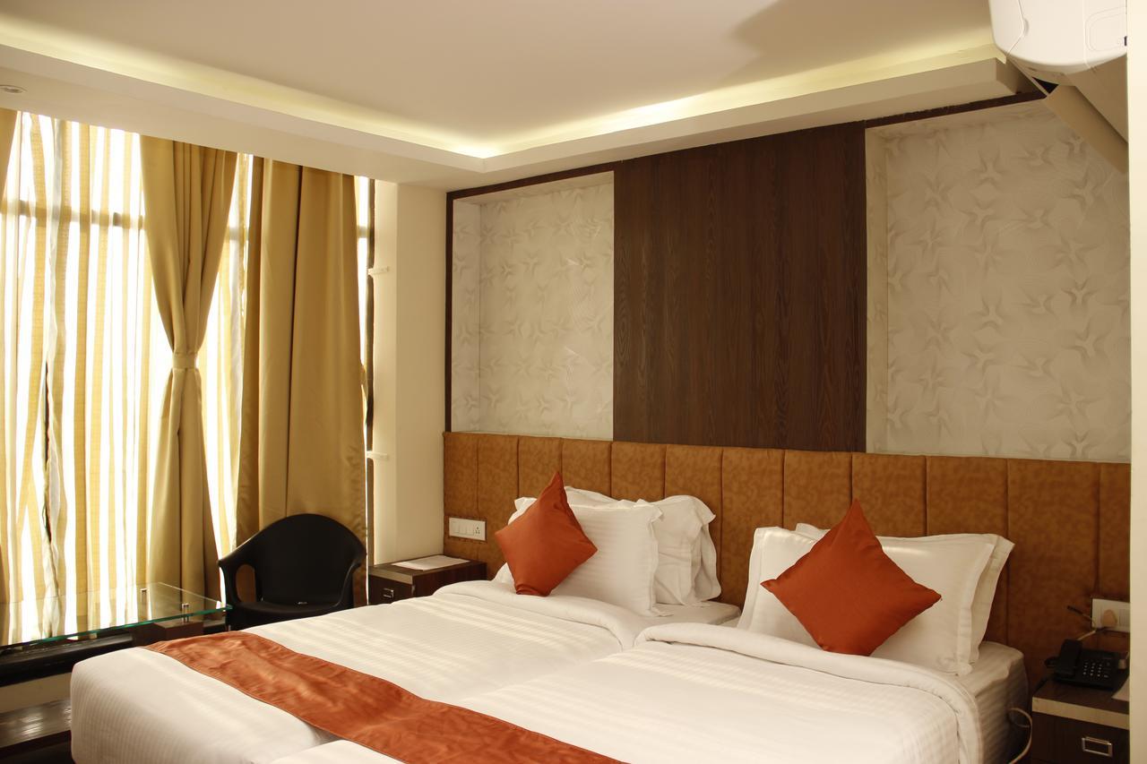 Regenta Inn Larica Калькутта Экстерьер фото