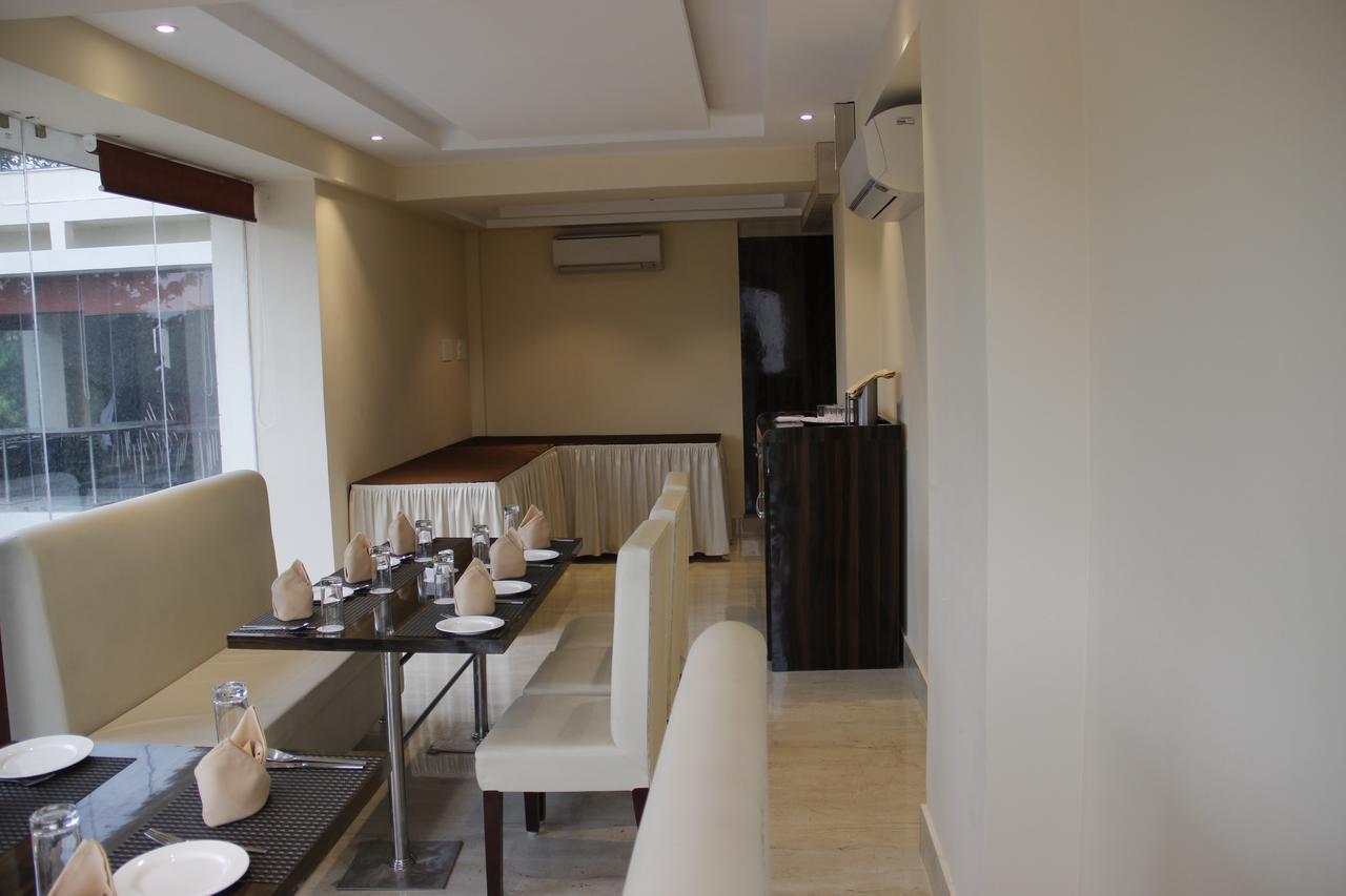 Regenta Inn Larica Калькутта Экстерьер фото