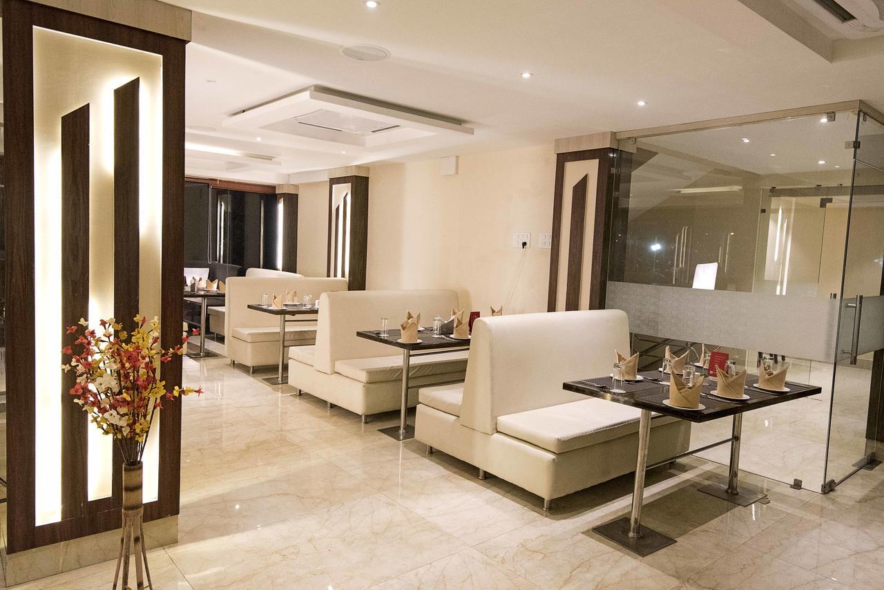 Regenta Inn Larica Калькутта Экстерьер фото